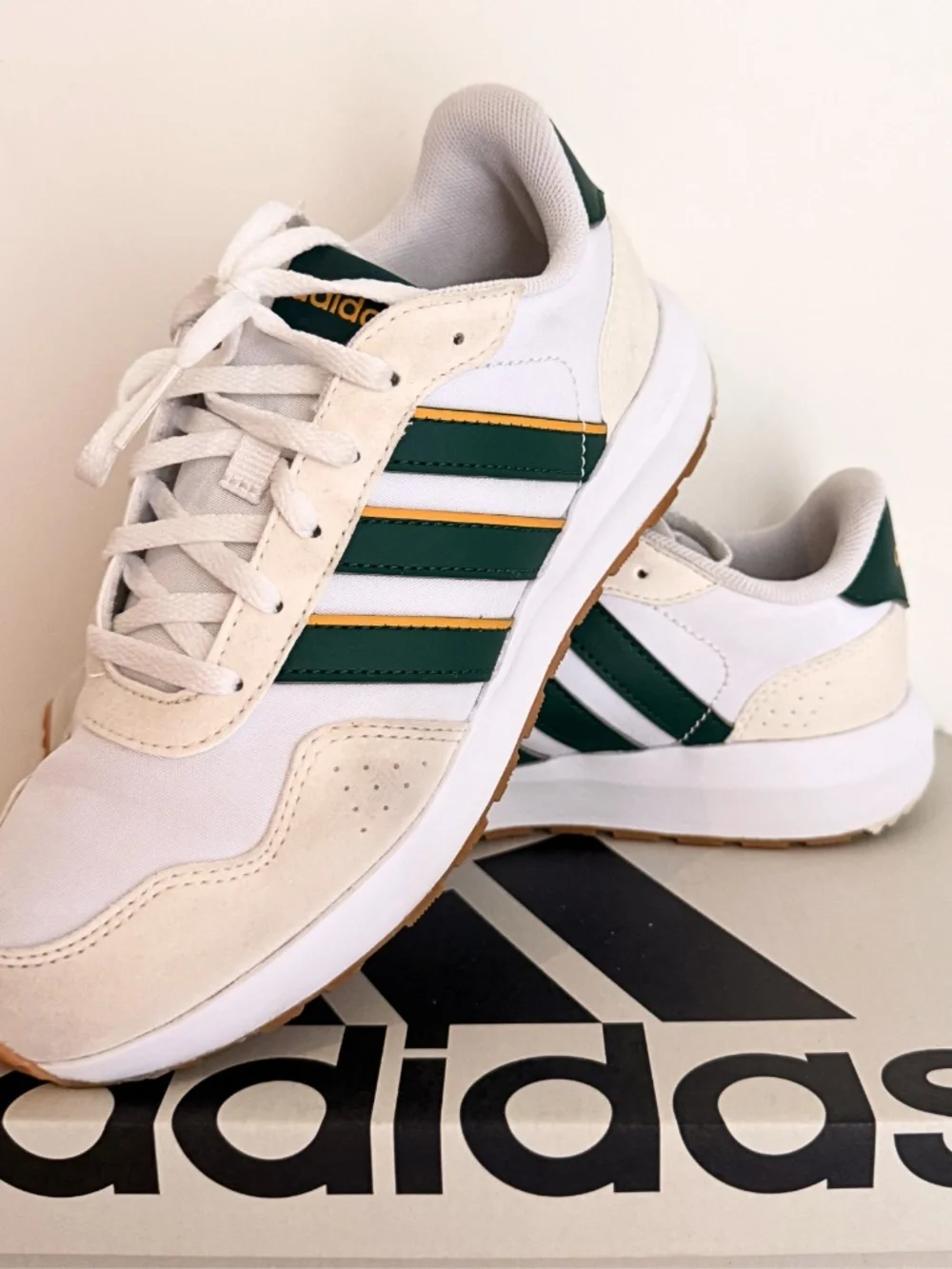 Adidas Run 60s US 4 Kids
